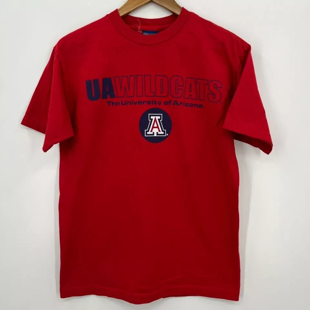 Champs Sports University of Arizona Wildcats Red T-Shirt Mens Small UA NCAA